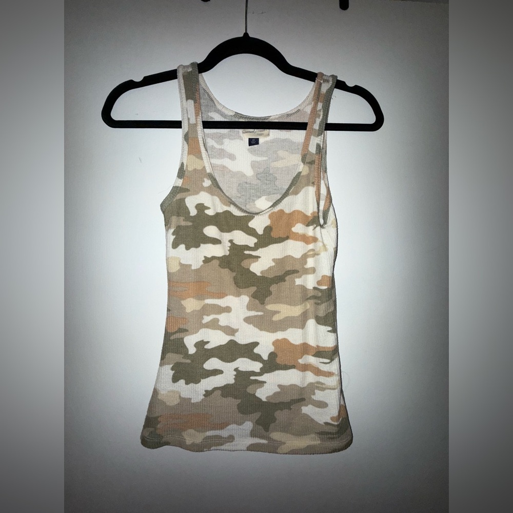 Universal Thread Camouflage Tank Top